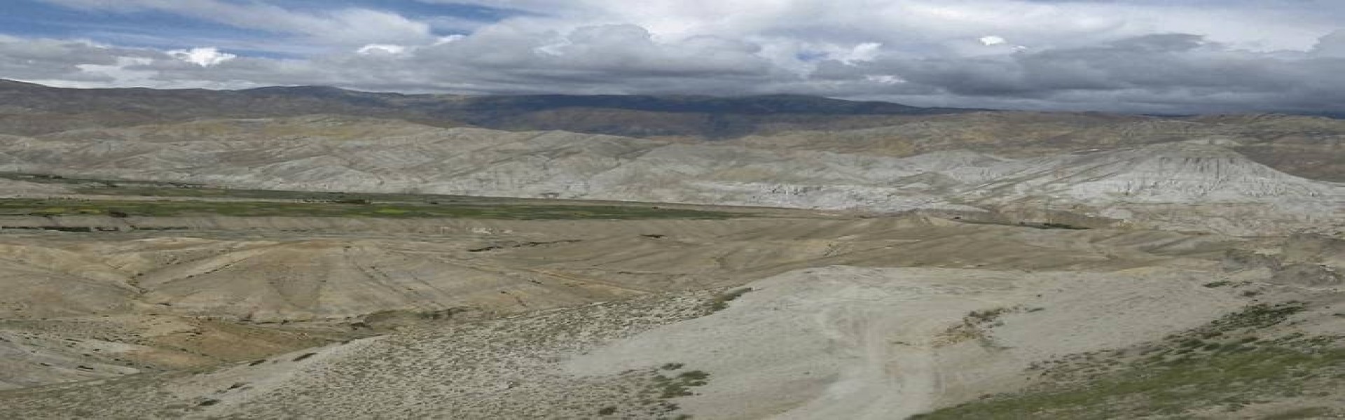 Beautiful mountain views in Upper Mustang Trek